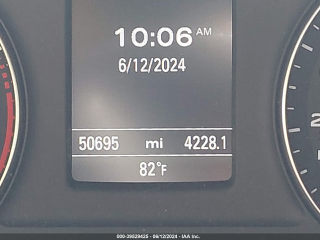 WA1ECCFS4JR029869 Audi Q3 2.0t Premium