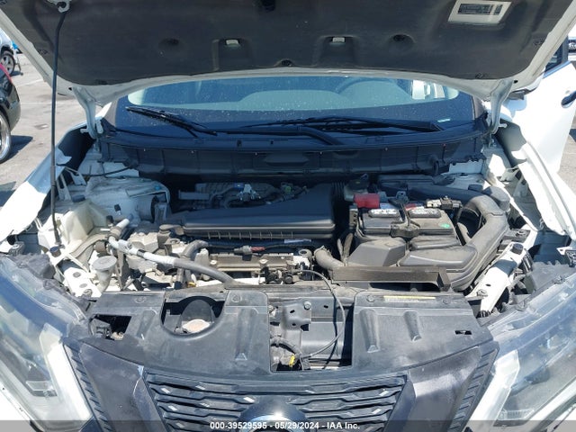 Nissan ROGUE SV 2017 5N1AT2MT2HC817004 Image 10