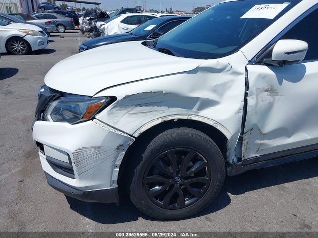 Nissan ROGUE SV 2017 5N1AT2MT2HC817004 Image 6