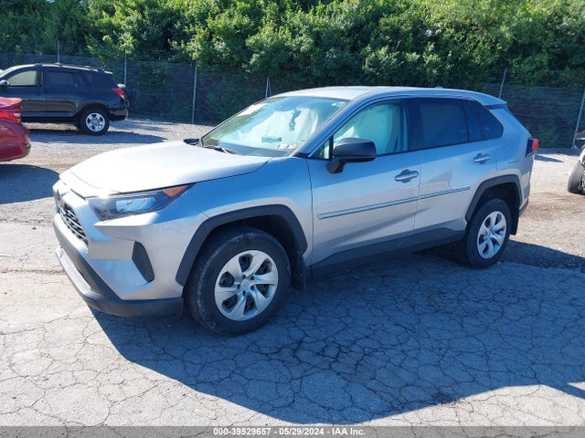 Toyota RAV4 LE 2022 2T3F1RFV3NC264980 Image 2