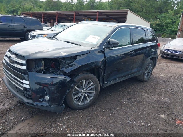 Toyota Highlander Xle 2019 5TDKZRFH2KS558559 Image 2