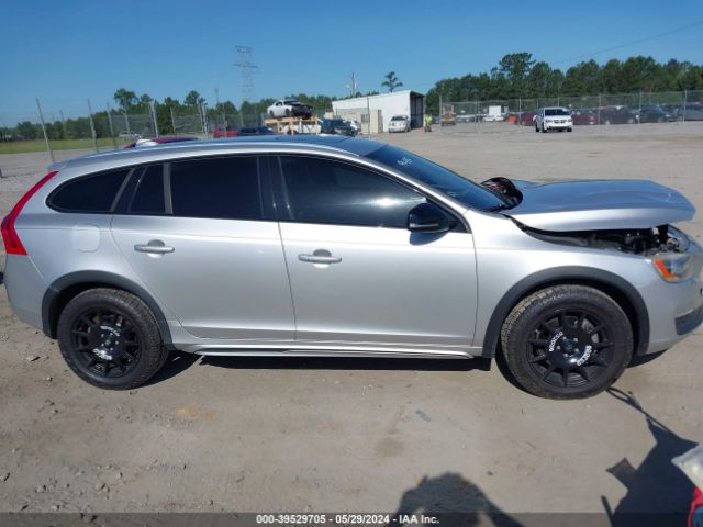 YV4612HKXF1000516 Volvo V60 Cross Country T5