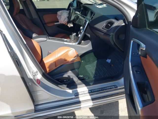 YV4612HKXF1000516 Volvo V60 Cross Country T5