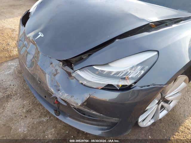 5YJ3E1EB5JF105814 Tesla Model 3 Long Range/performance