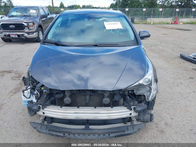 Toyota Prius Two 2017 JTDKBRFU1H3042916 Image 13