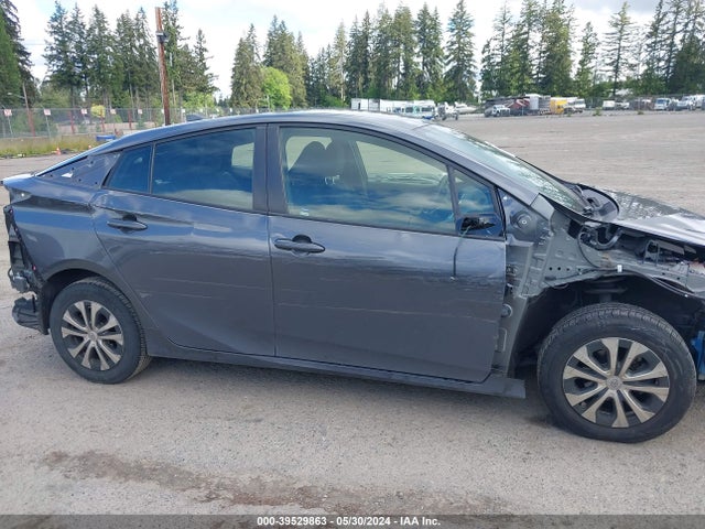 Toyota Prius Two 2017 JTDKBRFU1H3042916 Image 14
