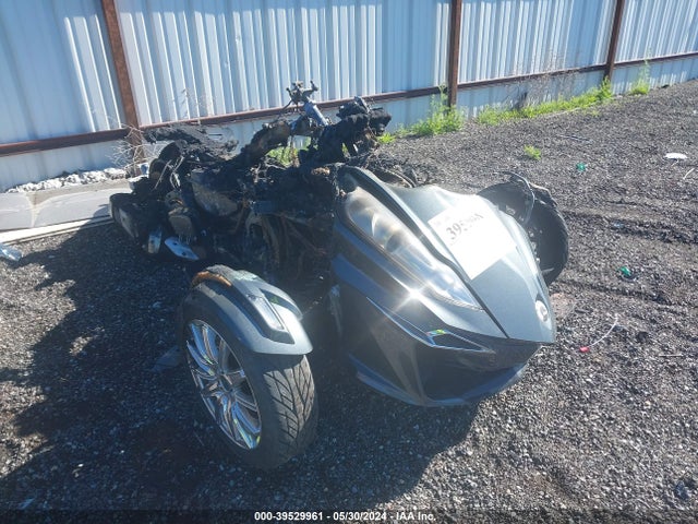 39529961 :رقم المزاد ، 2BXNBDD20HV003640 vin ، 2017 Can-am Spyder Roadster Rt/rt-s/ltd/sp Series مزاد بيع