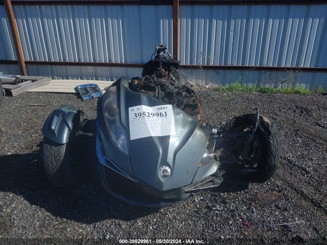 39529961 :رقم المزاد ، 2BXNBDD20HV003640 vin ، 2017 Can-am Spyder Roadster Rt/rt-s/ltd/sp Series مزاد بيع