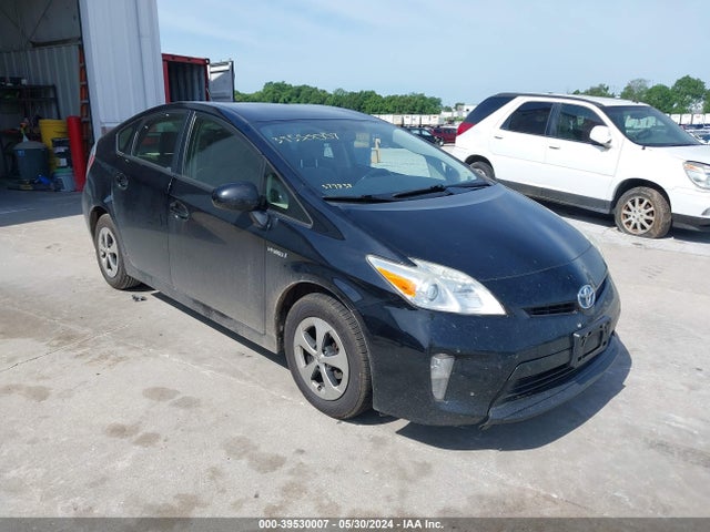 Toyota Prius Two 2015 JTDKN3DU5F1954240 main image