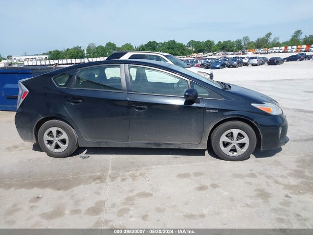 Toyota Prius Two 2015 JTDKN3DU5F1954240 Image 13