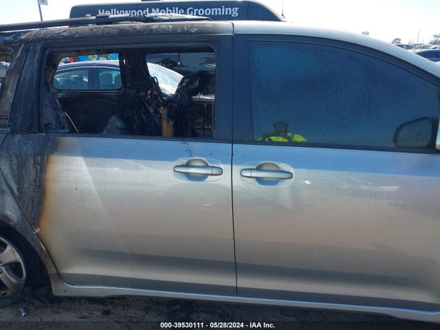 Toyota Sienna Le 8 Passenger 2019 5TDKZ3DC7KS977009 Image 13