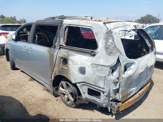 Toyota Sienna Le 8 Passenger 2019 5TDKZ3DC7KS977009 Image 3