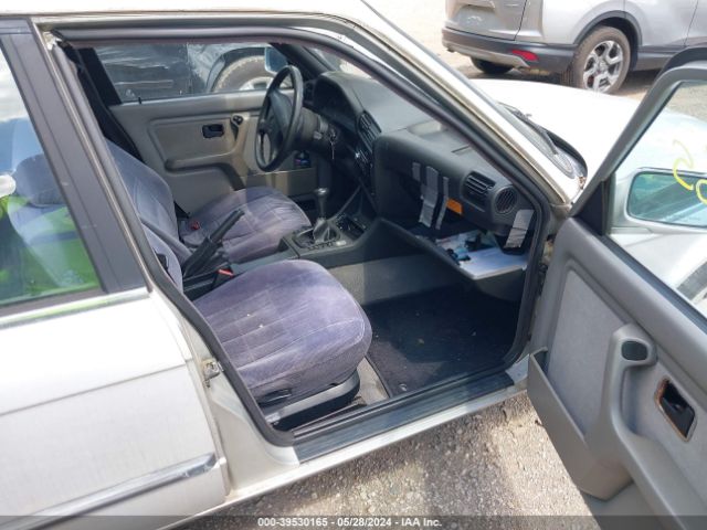 1991 BMW 318 WBAAJ9311MEJ01497 Photo 4
