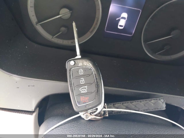 Hyundai SONATA SE 2017 5NPE24AF7HH455632 Image 11