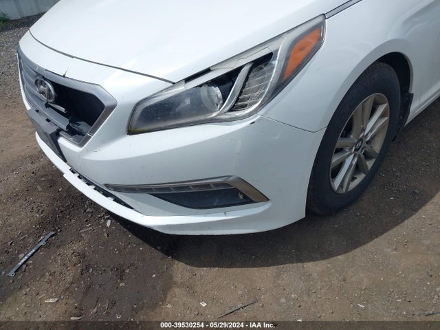 Hyundai SONATA SE 2015 5NPE24AF6FH004804 Image 16