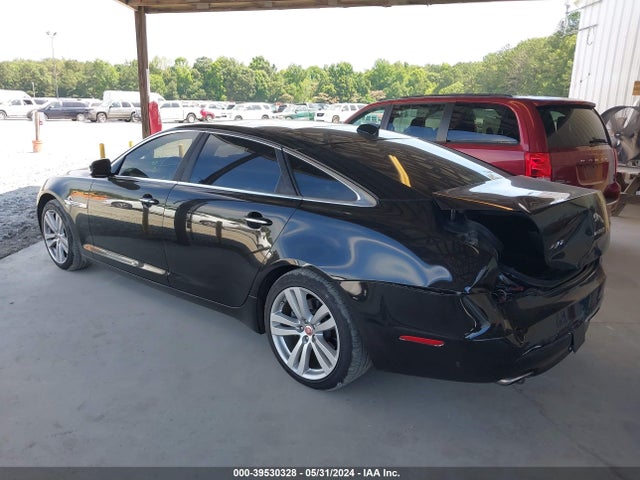 2016 JAGUAR XJ SAJWA2G78G8V94162 Photo 2