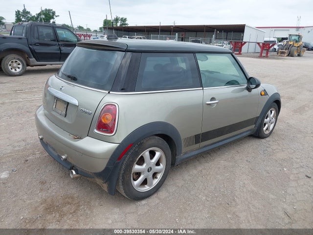 2008 MINI COOPER WMWMF335X8TU67782 Photo 3