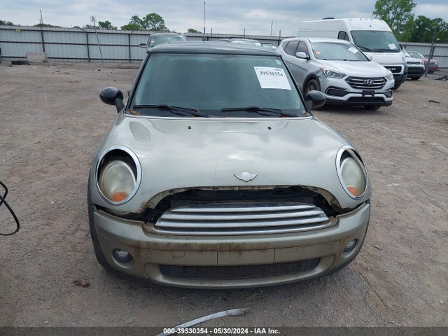 2008 MINI COOPER WMWMF335X8TU67782 Photo 5