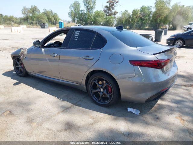 ZARFAMAN1K7608103 Alfa Romeo Giulia Sport Rwd