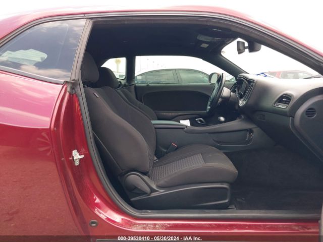 2C3CDZAG6JH204661 Dodge Challenger Sxt
