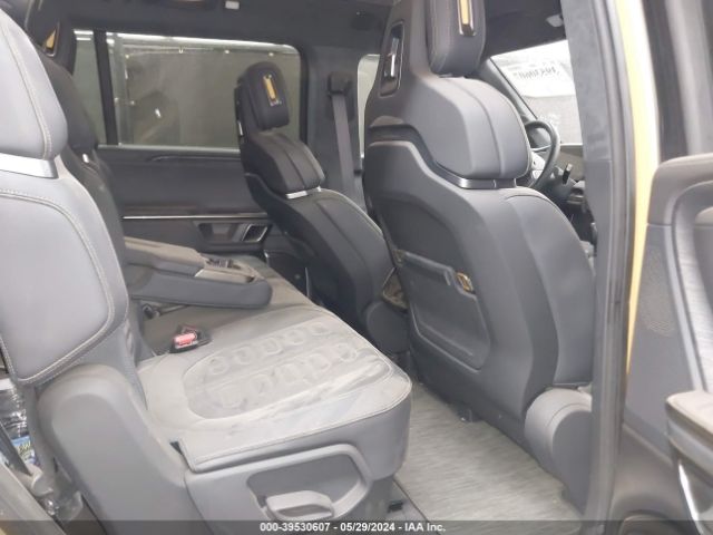 7PDSGABA1PN013037 Rivian R1s Adventure