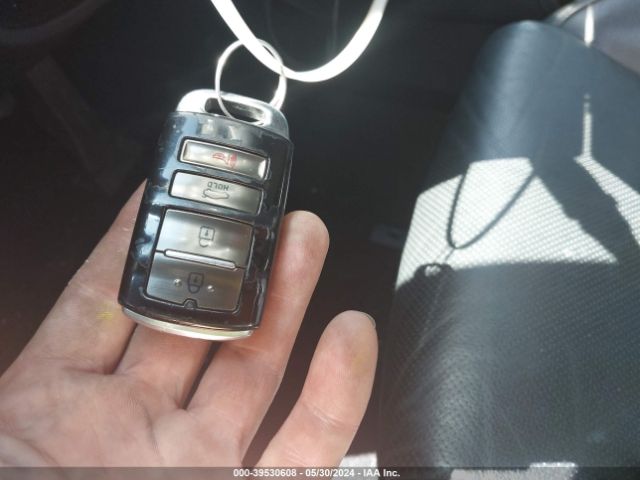 KNALC4J1XH5069776 KIA Cadenza Premium