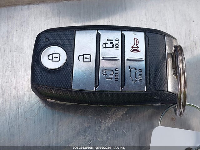 KIA SEDONA LX 2017 KNDMB5C11H6282199 Image 11