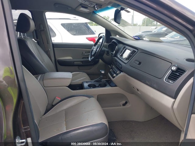 KIA SEDONA LX 2017 KNDMB5C11H6282199 Image 5
