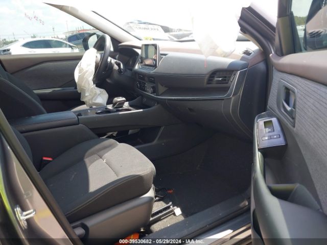 5N1BT3AA0PC911734 Nissan Rogue S Fwd