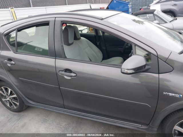 JTDKDTB38J1614182 Toyota Prius C One