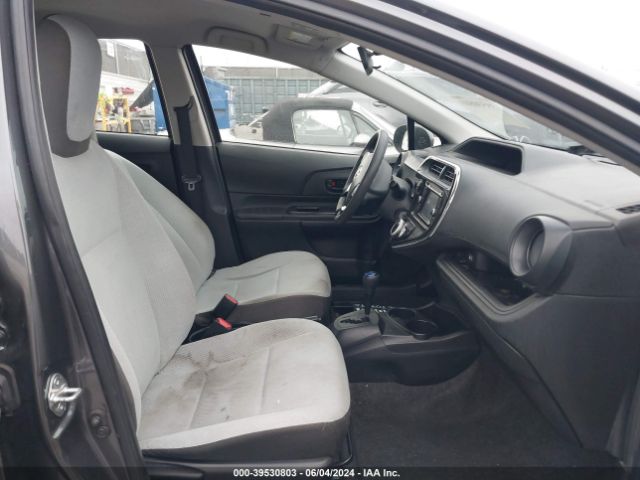JTDKDTB38J1614182 Toyota Prius C One