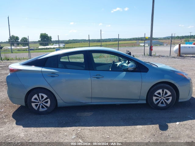 Toyota Prius Two 2017 JTDKBRFU1H3055018 Image 13