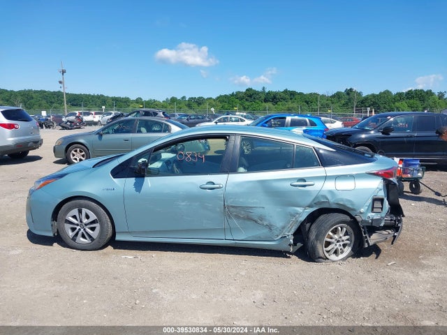 Toyota Prius Two 2017 JTDKBRFU1H3055018 Image 14