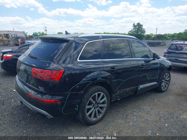 Audi Q7 3.0t Premium 2018 WA1VABF72JD021732 Image 4