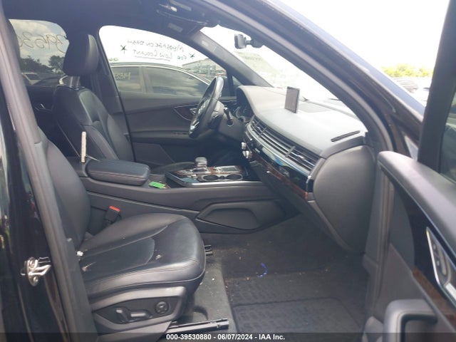 Audi Q7 3.0t Premium 2018 WA1VABF72JD021732 Image 5