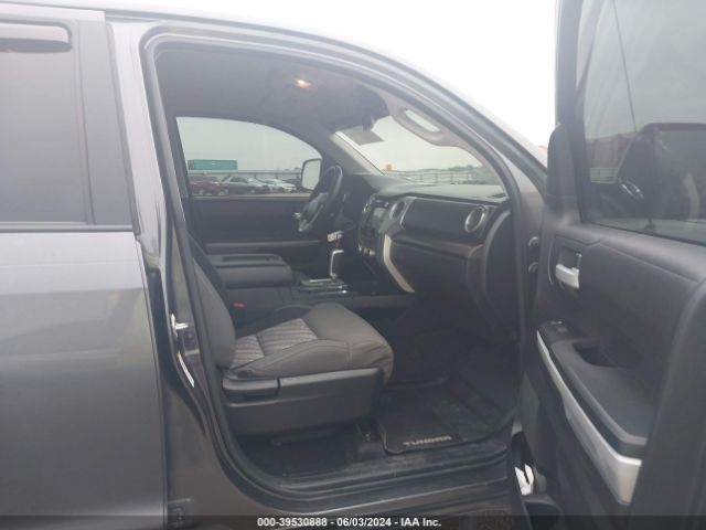 5TFEM5F11KX136445 Toyota Tundra Sr5 4.6l V8