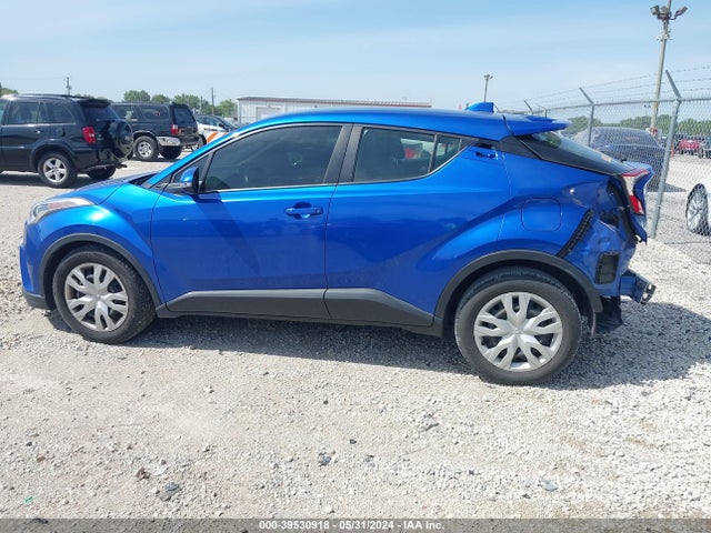 JTNKHMBX7K1015798 Toyota C-HR LE