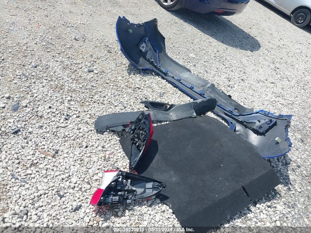 JTNKHMBX7K1015798 Toyota C-HR LE