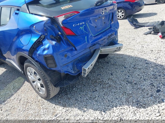 JTNKHMBX7K1015798 Toyota C-HR LE