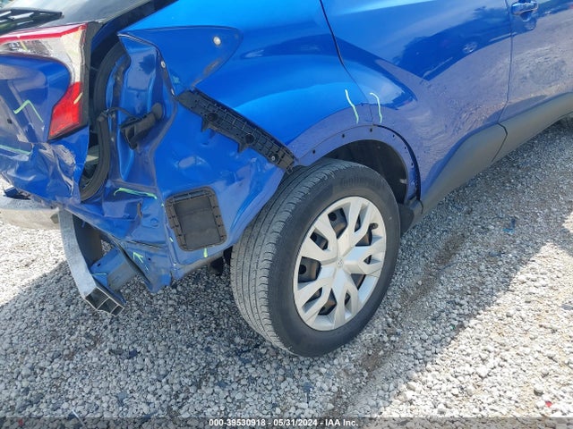 JTNKHMBX7K1015798 Toyota C-HR LE