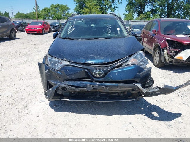 Toyota Rav4 Xle 2018 2T3WFREV5JW468482 Image 13