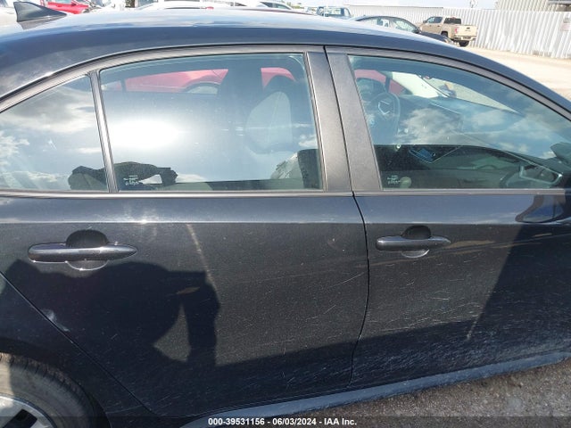 Toyota COROLLA LE 2022 5YFEPMAE5NP331897 Image 13