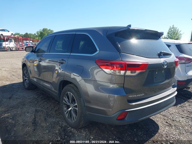 Toyota Highlander Le Plus 2017 5TDBZRFH5HS361121 Image 3