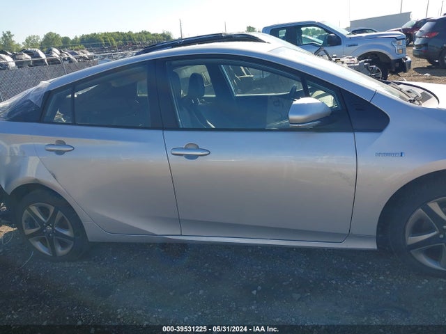Toyota PRIUS XLE 2021 JTDKAMFU2M3127537 Image 13