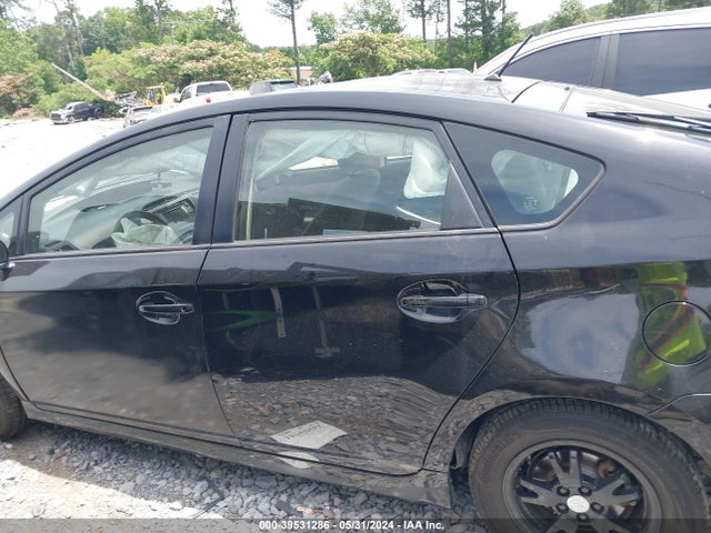 Toyota Prius Two 2014 JTDKN3DU4E1773659 Image 13