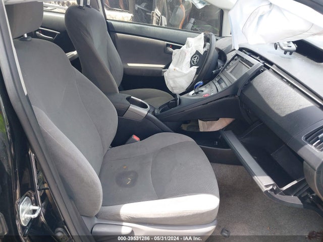 Toyota Prius Two 2014 JTDKN3DU4E1773659 Image 5
