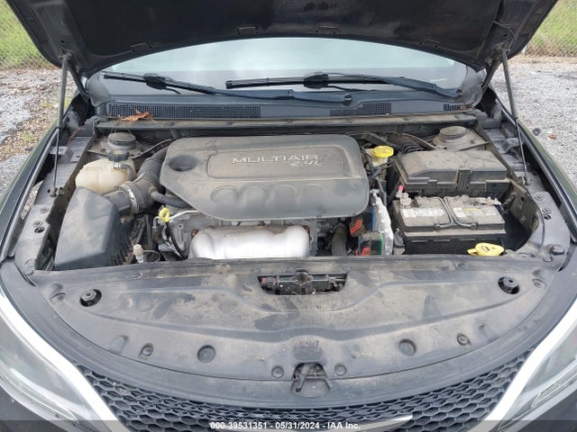 Chrysler 200 C 2016 1C3CCCCB8GN100738 Image 10