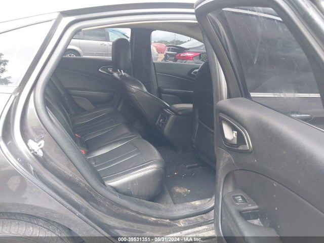 Chrysler 200 C 2016 1C3CCCCB8GN100738 Image 8