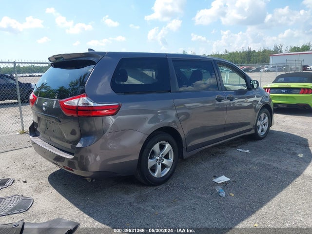 Toyota Sienna L 7 Passenger 2019 5TDZZ3DC3KS005731 Image 4