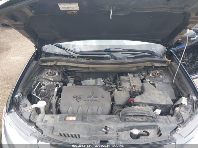 JA4AD3A39KZ038919 Mitsubishi Outlander Se